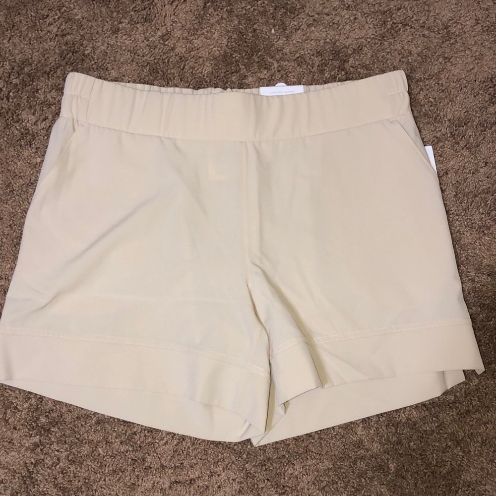 Well Calm  Active 5.0 shorts Almond size L